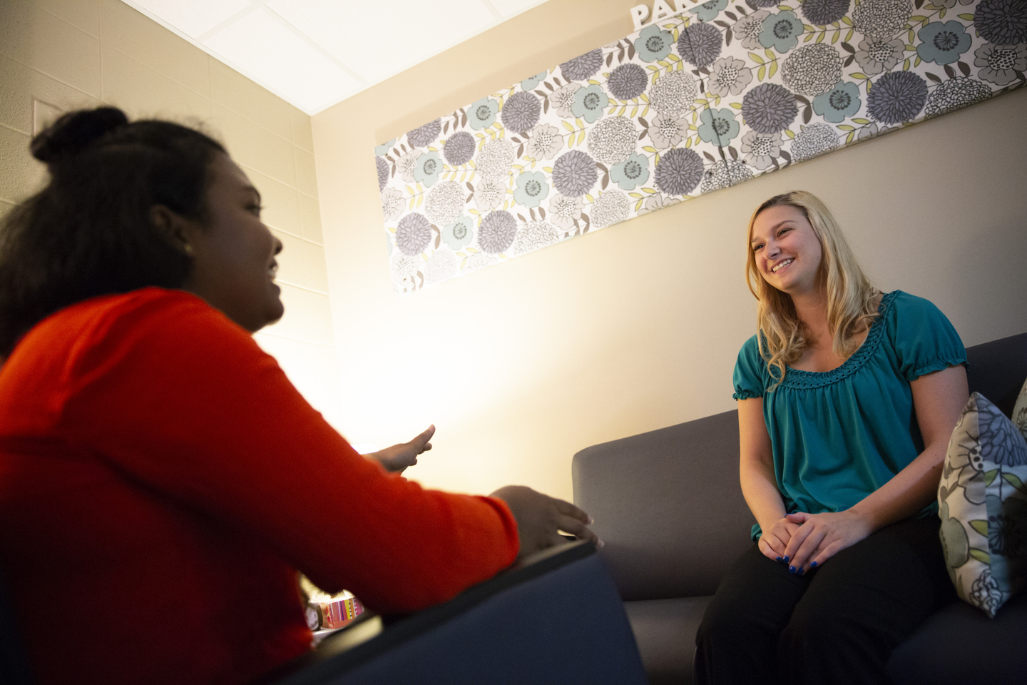 People converse in SEMO's Counseling Clinic