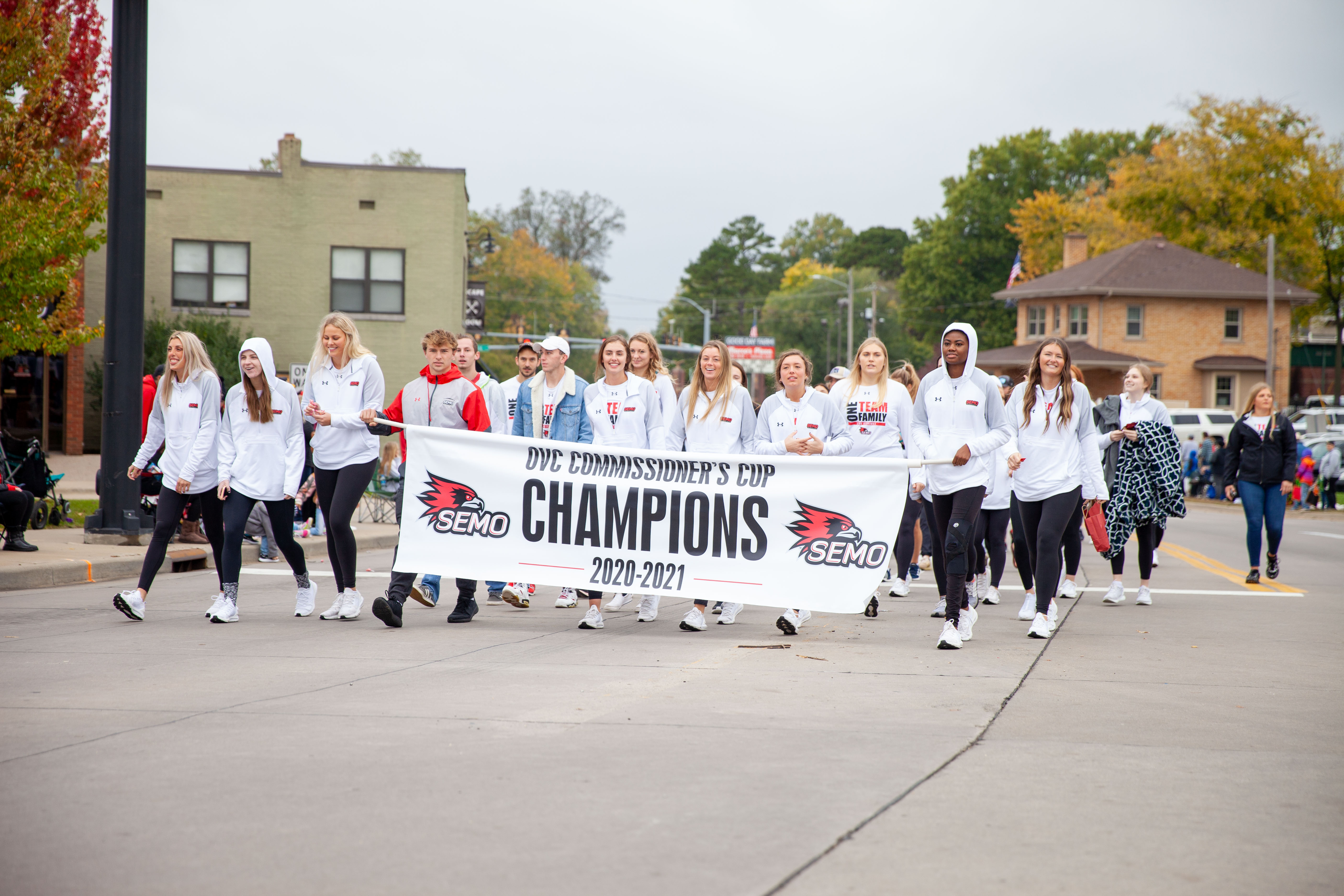 2021-evt-homecoming-parade-eg-1030-012.jpg