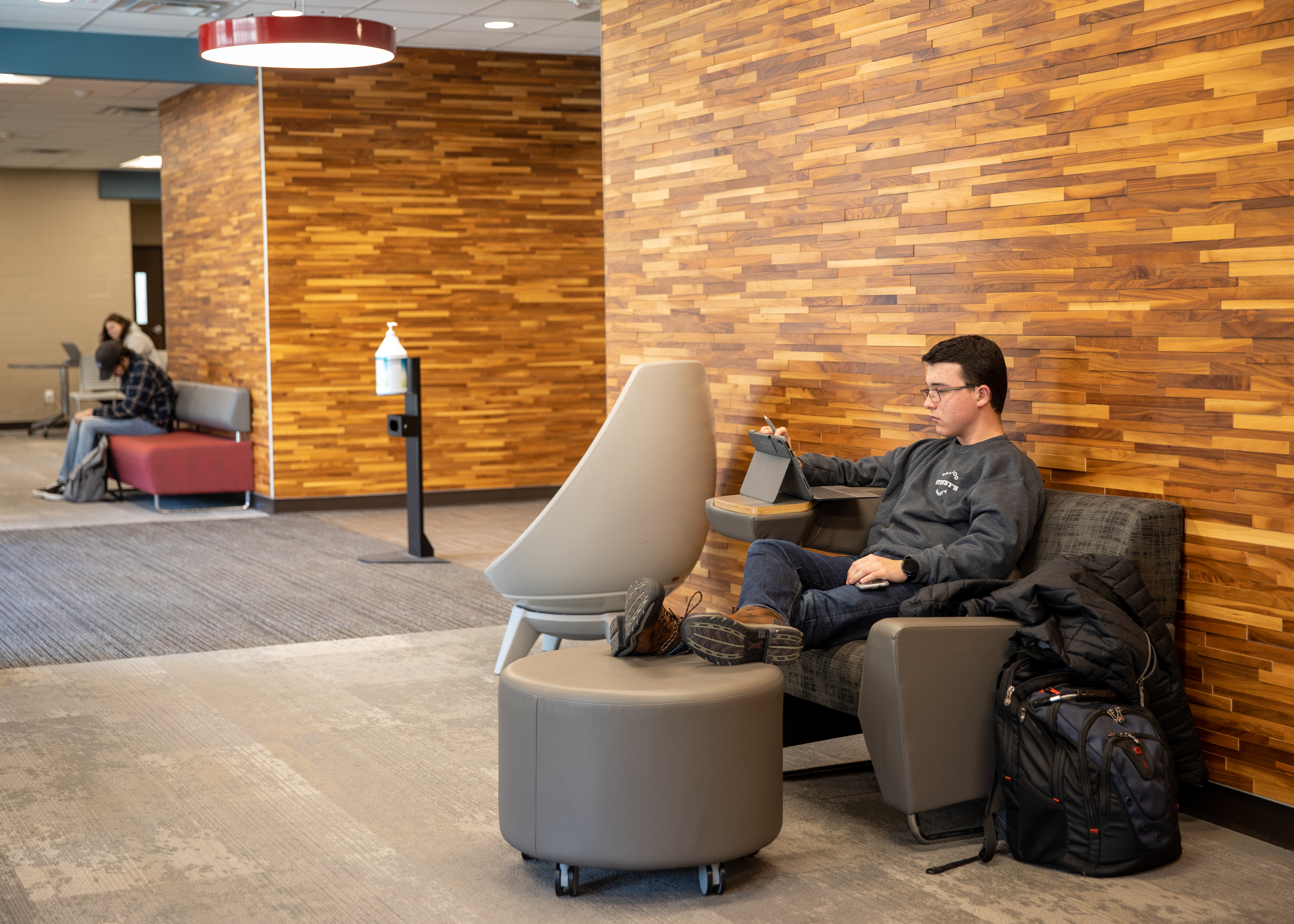 A SEMO student studying in the Grauel lounge.