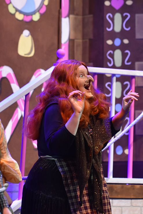 Semo student dresses as the witch in a production of "Hansel and Gretal"