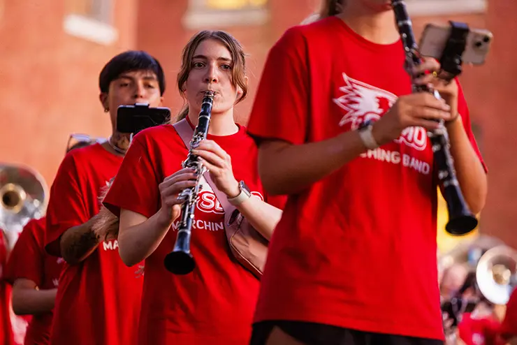 SEMO students practice outside on the River campus grounds