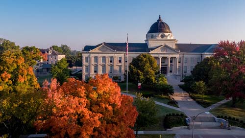 Image of Academic Hall on the campus of Southeast Missouri State University.