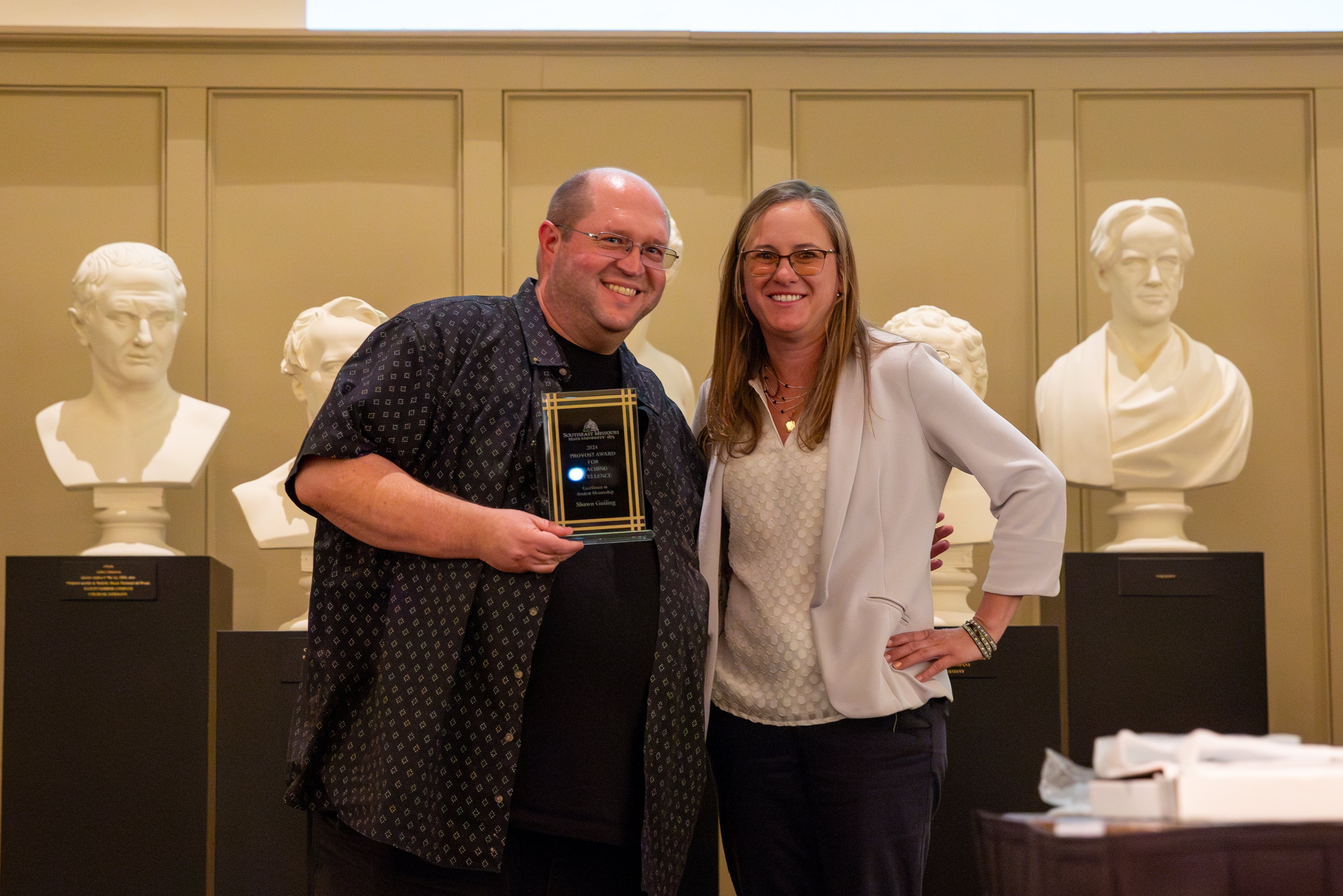 Shawn Guiling receives his teaching award