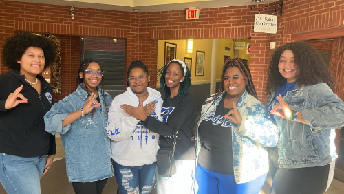 SEMO's Zeta members stand in line for a photo.