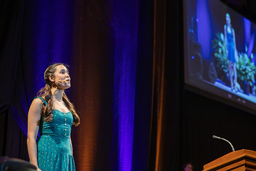 Semo student singing Over the Rainbow at the 150 Ball