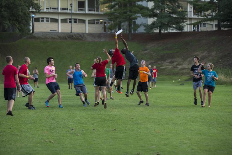 Students play ultimate frisbee on Recreation Service’s Brant Field.